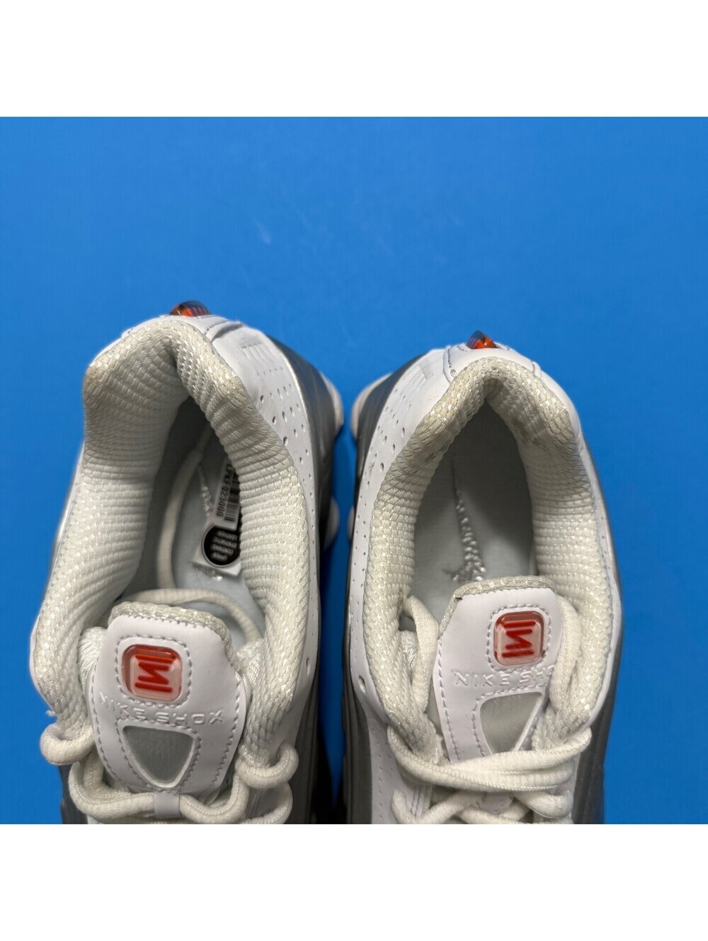 Nike Air Shox R4 White Metallic Shoes Sneakers Running AR3565 101 Women’s New - Picture 10 of 10